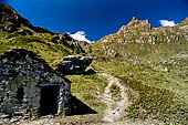 Escursione ai laghi Gemelli, Alta Valle Brembana, Alpi Orobie - Le baite di Corte alta (1885 m) 